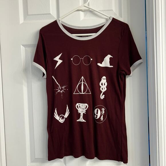 arry Potter Burgundy Ringer Graphic Tee – Size L - Picture 1 of 3